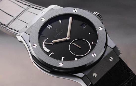 ウブロ HUBLOT スーパーコピー クラシック フュージョン パワーリザーブ 8デイズ オールブラック 516.CM.1440.LR